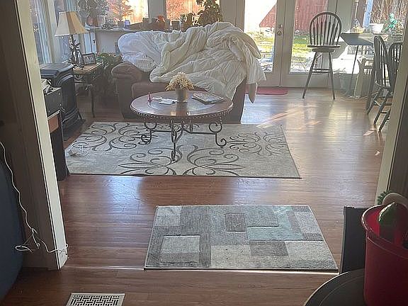 3rd image of 231 Parkview Dr