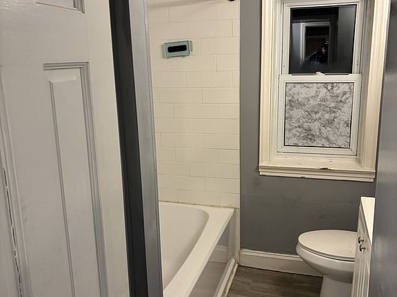 4th image of 72 Park St #1