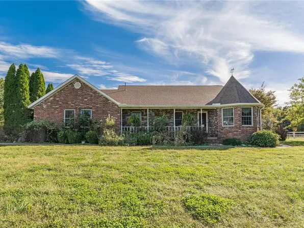 21609 Gann Rd, Gentry, AR 72734