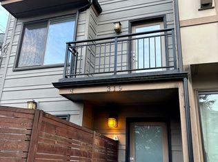 319 N 64th St, Seattle, WA 98103