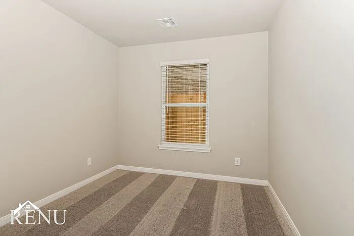 1605 Maroon Dr — Photo 10