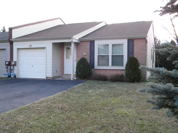 686 Whittier Dr, Warminster, PA 18974