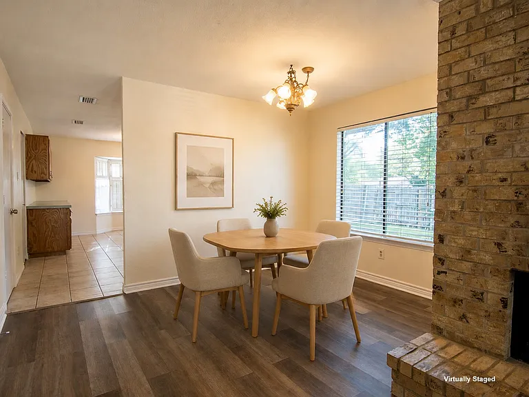 Formal dining or flex space