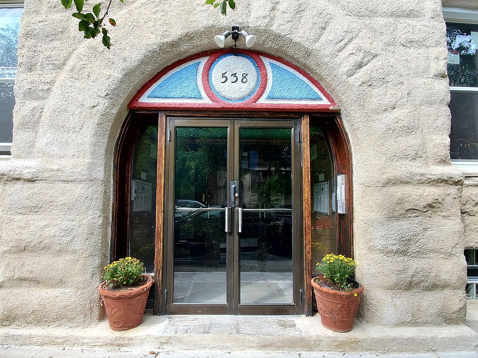 1st image of 538 W Wrightwood Ave #4E