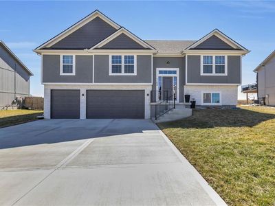 1105 NW 3rd St, Oak Grove, MO, 64075