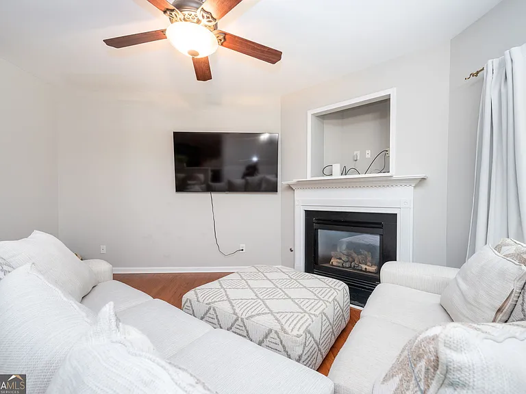 1796 Umberland Way — Photo 12