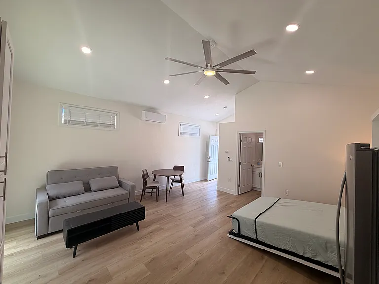 5174 Alamosa Park Dr #B — Photo 6
