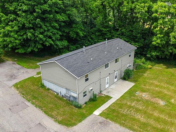 4th image of 3630 Douglas Ave