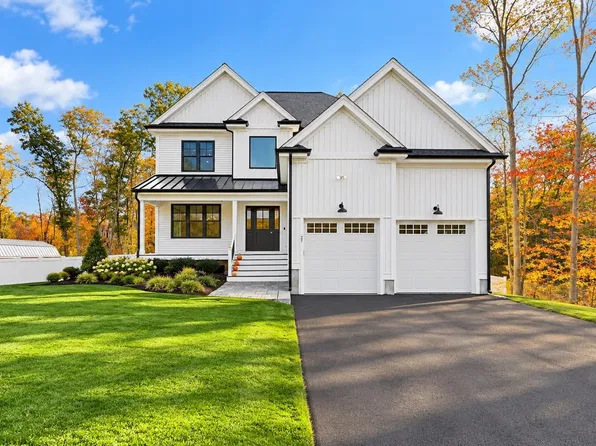 27 Bucklin Dr, Rehoboth, MA 02769