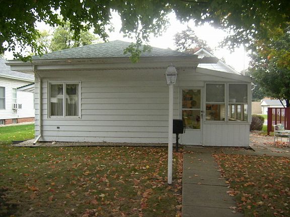 3rd image of 109 E Stanton St