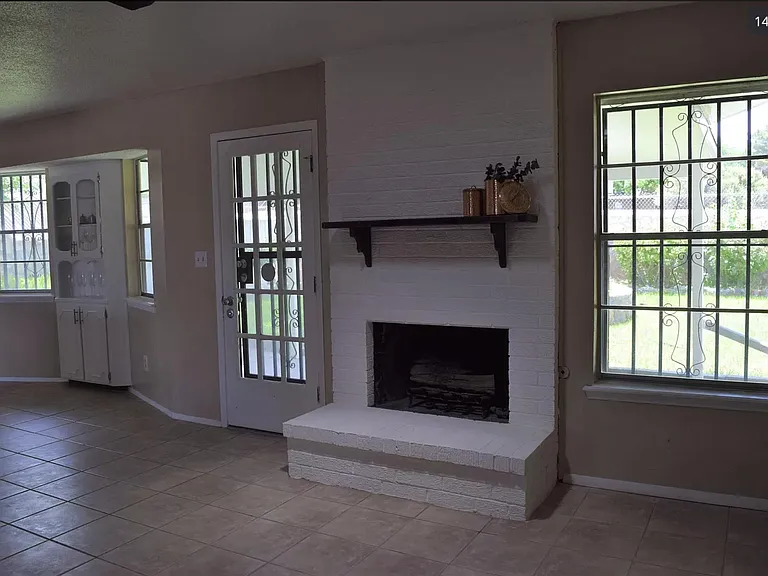 10349 Biscaine St — Photo 16