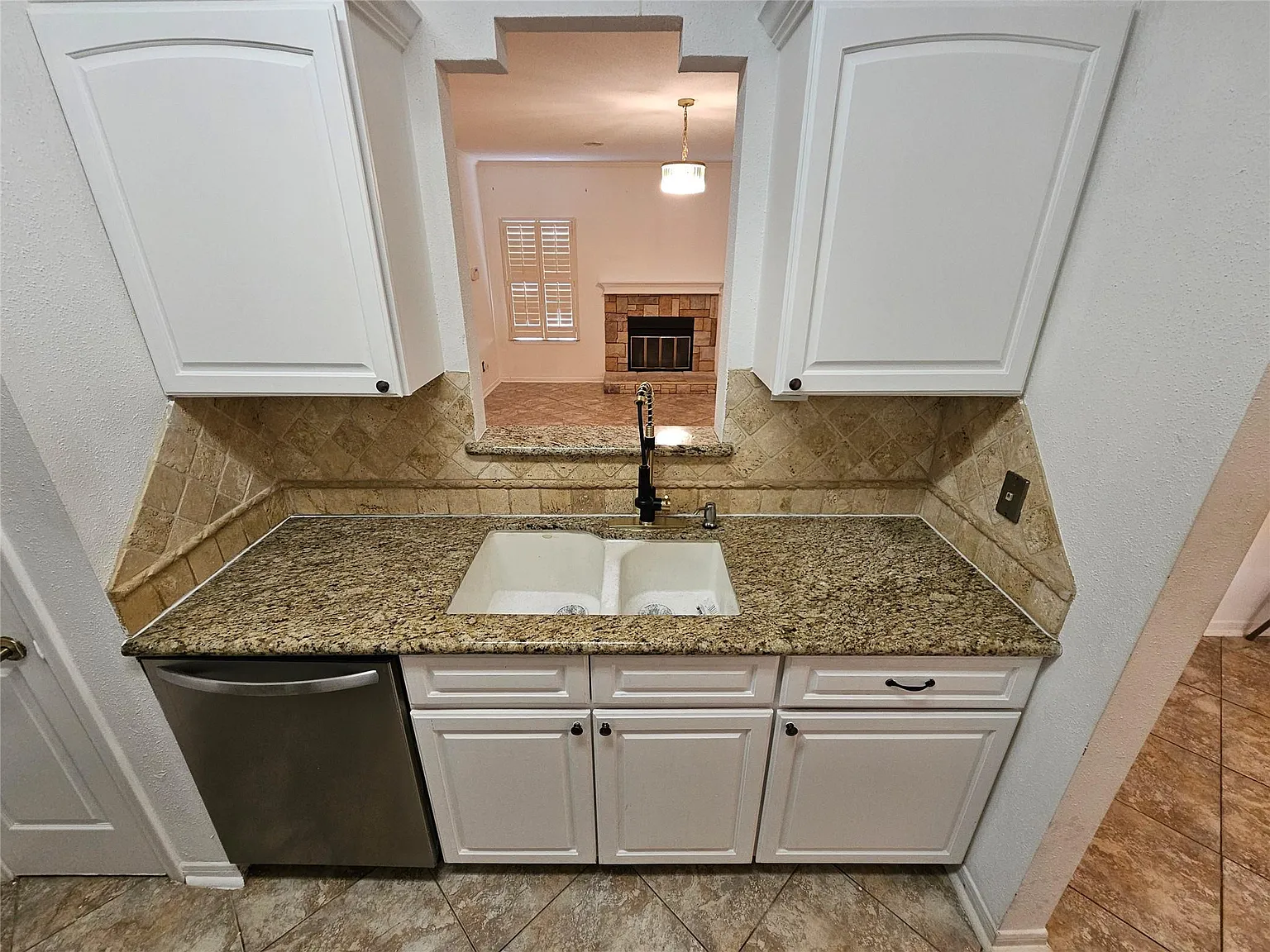 2 bed, 2.5 bath, 1520 sqft, $1,650 — Photo 4