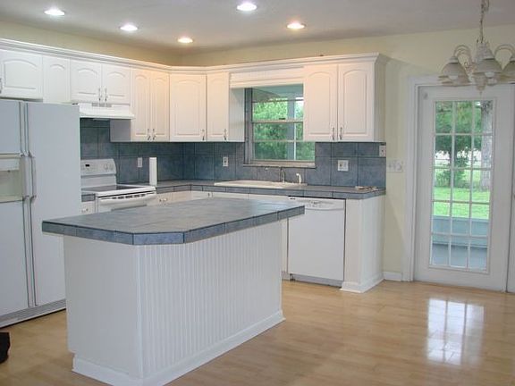 4th image of 1291 SE Navajo Ln