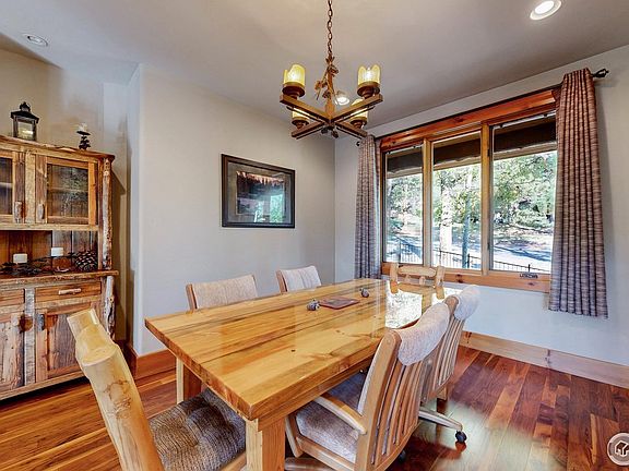 5th image of 1049 Pine Knoll Dr