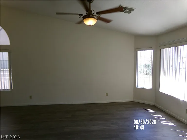 809 Long Branch Dr — Photo 7
