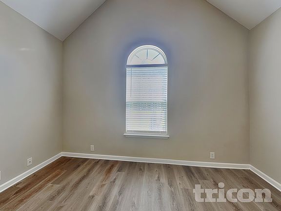 5th image of 202 Foster Dr