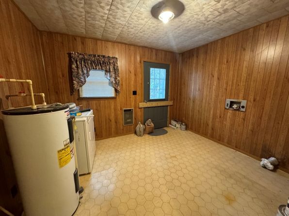 22251 State Highway 194 E, Fedscreek, KY 41524