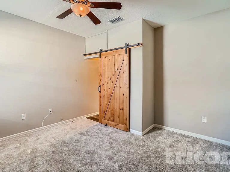 10514 Medford Lake Dr — Photo 16