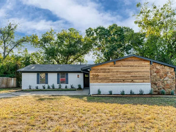 916 Blue Lake Dr, Fort Worth, TX 76103