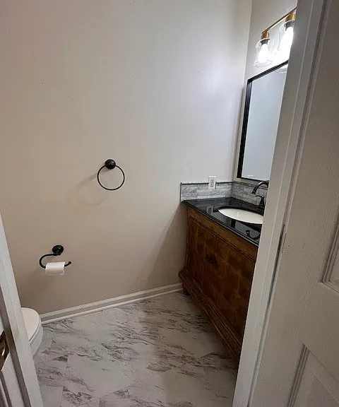 305 S Oak St — Photo 11