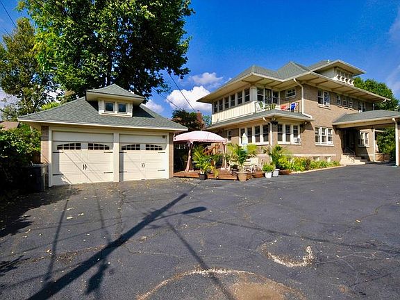 2nd image of 3048 E Fall Creek Parkway North Dr