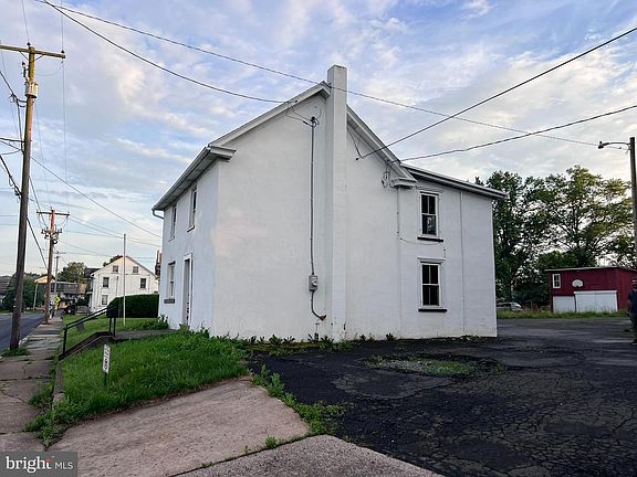 4th image of 20 N Main St