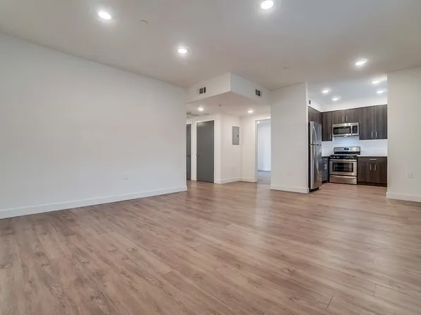 16836 Sherman Way APT 305, Van Nuys, CA 91406