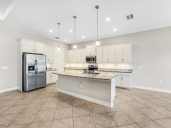 4th image of 2630 Corona Ln