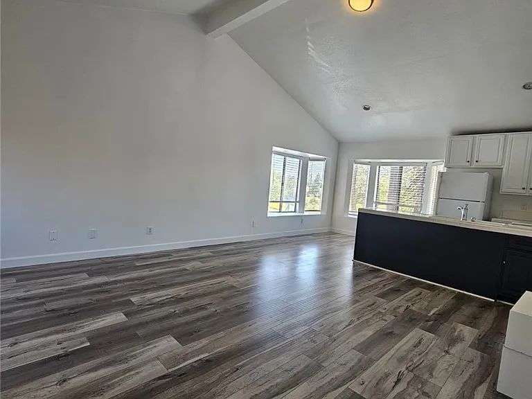 517 S Hewes St #B — Photo 9