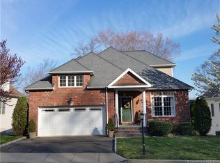 61 Spice Bush Ln, Milford, CT 06461