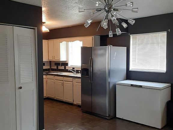 5th image of 32 Carriage House Rd SW