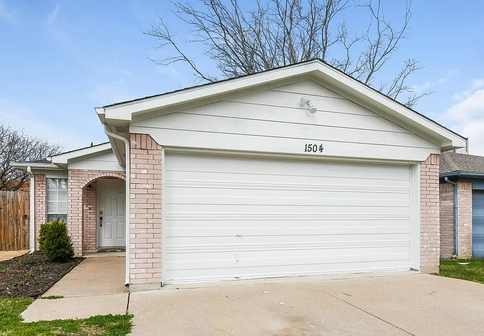 1504 Woodhall Way