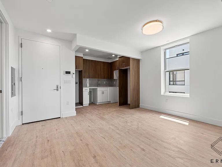 840 New York Ave #4R — Photo 3