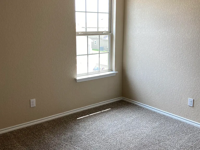 7331 Barlow Grv — Photo 6