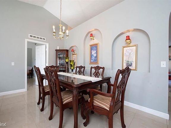 5th image of 144 Aurora Ln