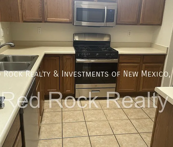 7204 Deer Canyon Ave NE — Photo 3