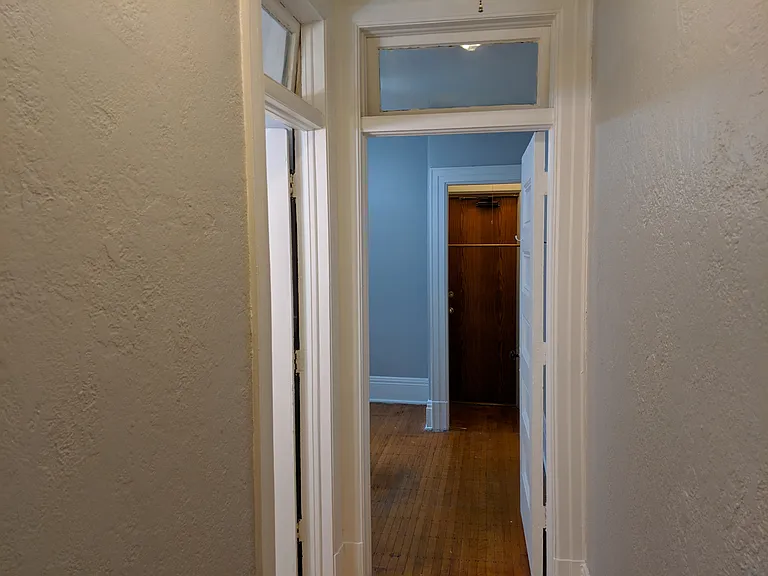327 6th Ave SE #5 — Photo 8