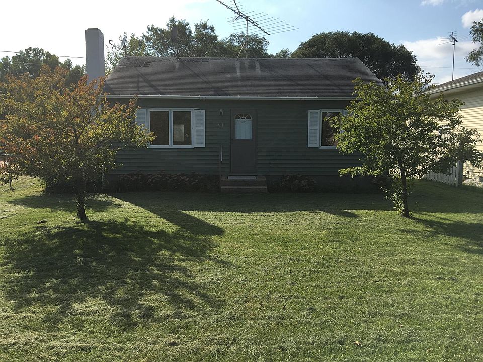 1st image of 401 27th Ave N