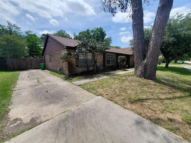 2306 Spring Dusk Ln — Photo 3