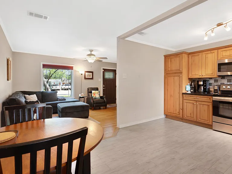 9039 Angora St — Photo 8