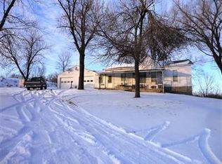 13975 247th St, Delta, IA 52550