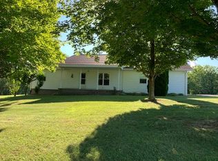 16 Lazy Bull Dr, Golconda, IL 62938