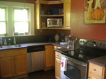3rd image of 414 Crisman St
