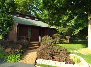 611 W Clayton Rd, Carbondale, IL 62901