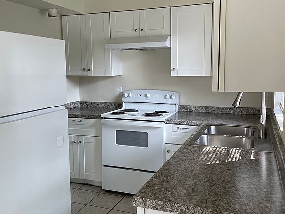 3rd image of 909 Palmetto St Unit A