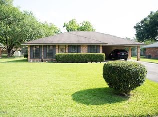 950 Chickasaw Dr, Opelousas, LA 70570