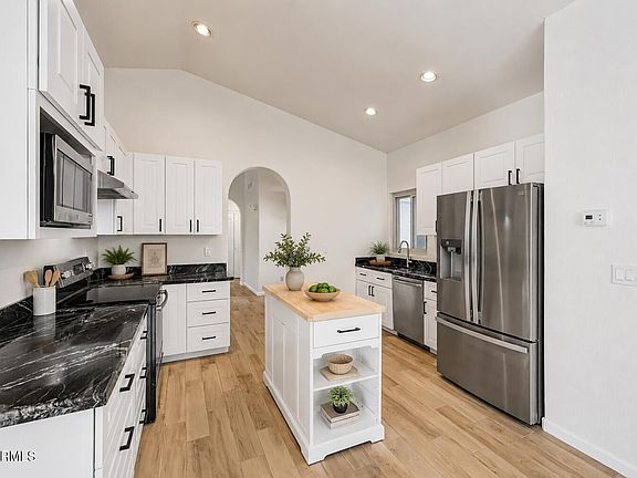 4th image of 26034 S HOLLYGREEN Drive