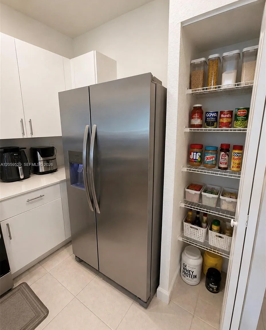 4 bed, 2.5 bath, 1807 sqft, $3,000 — Photo 4