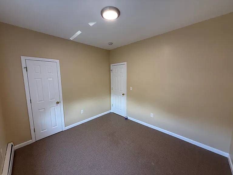 1333 E Main St #5 — Photo 7