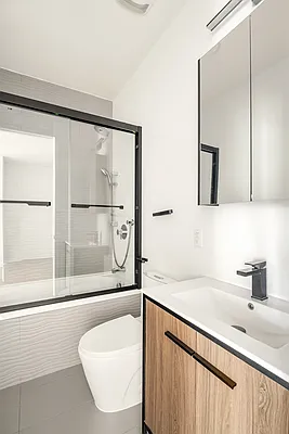 Bathroom, photo 1